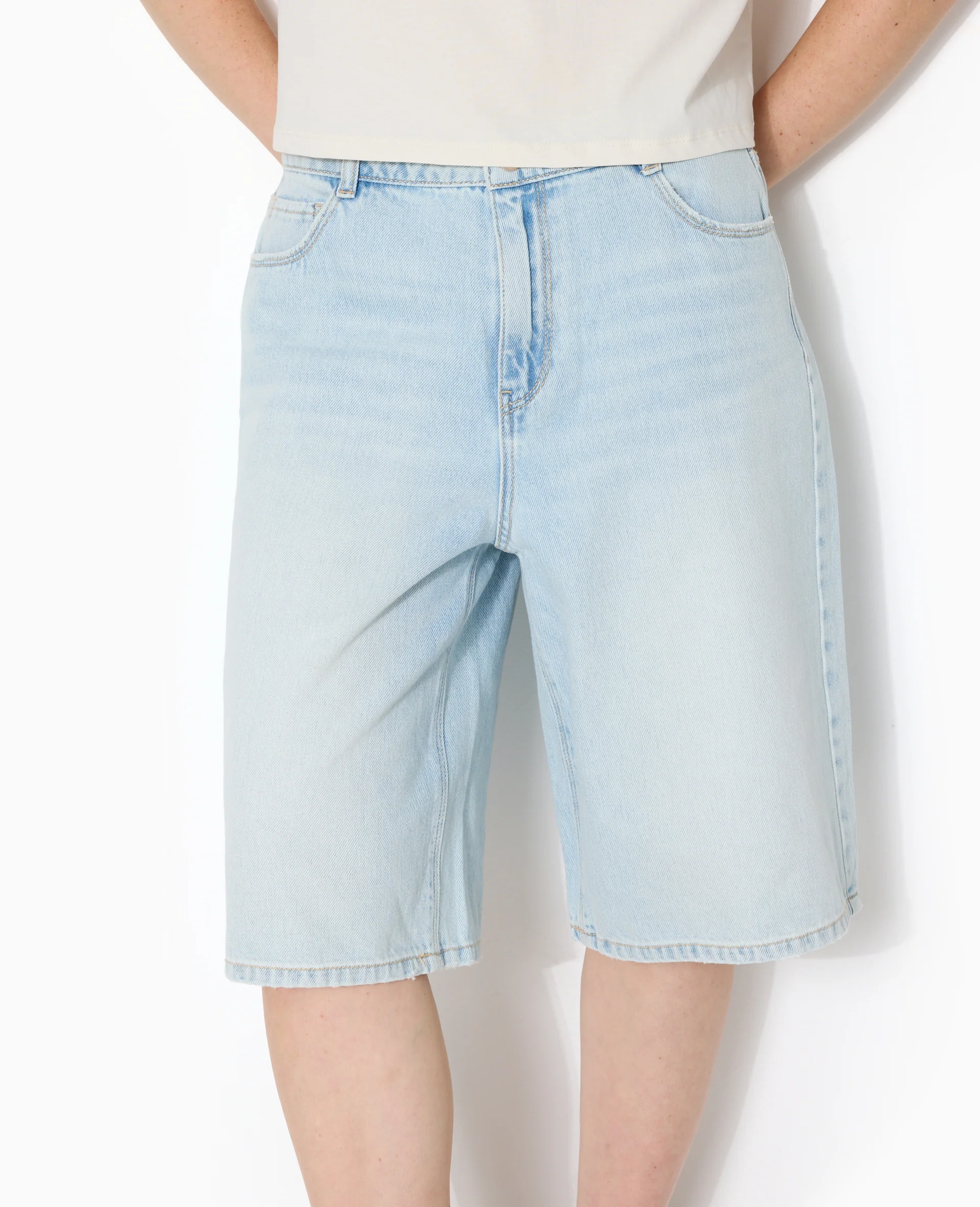 Bermuda en jean loose taille regular - Image 3