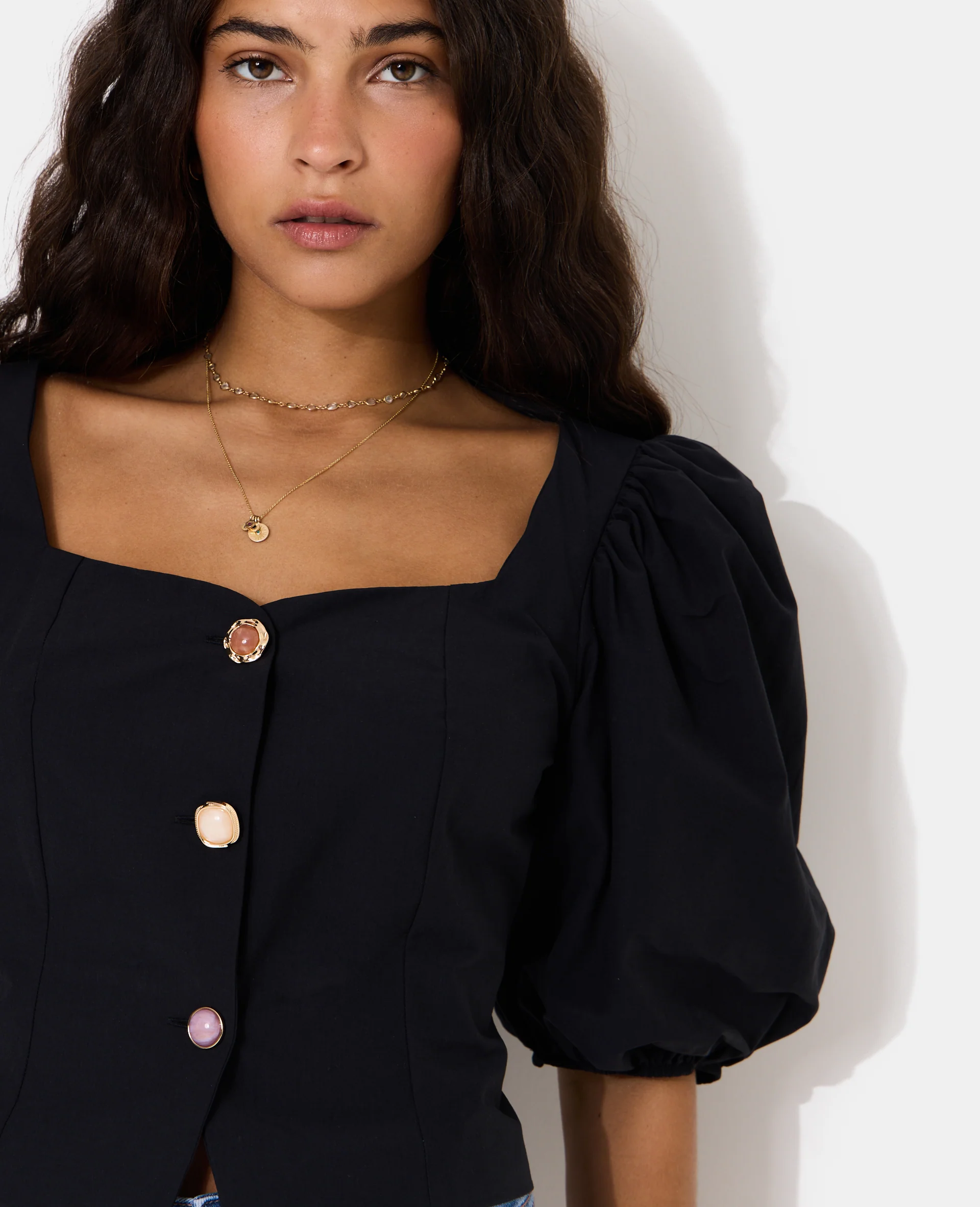 Blouse cintrée manches ballons boutons pierres - Image 2