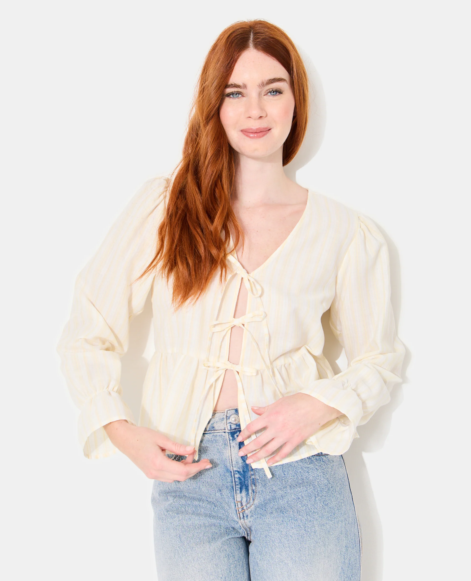 Blouse rayée avec volants et nouettes - Image 5