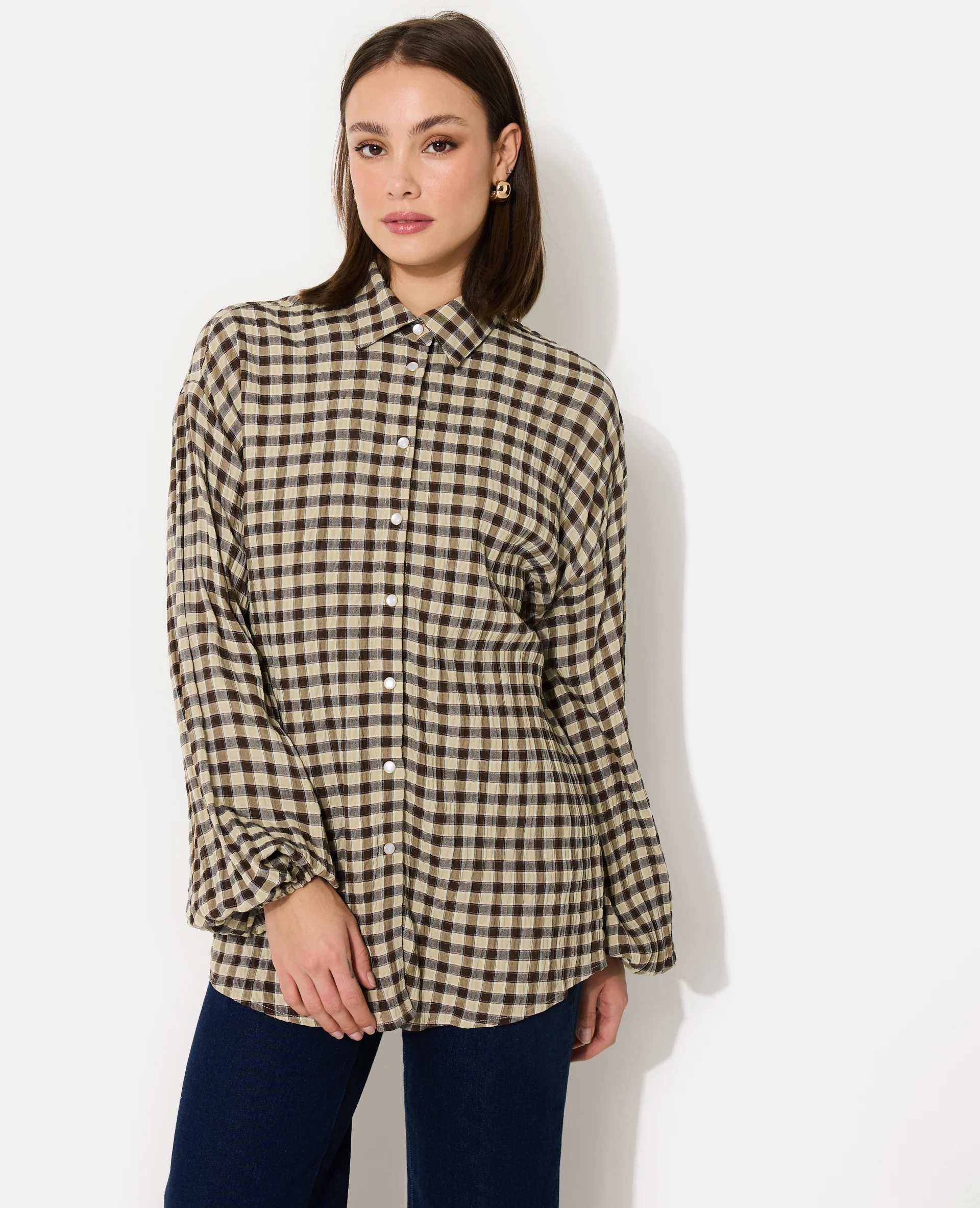 Chemise oversize en tissu gaufré motif carreaux