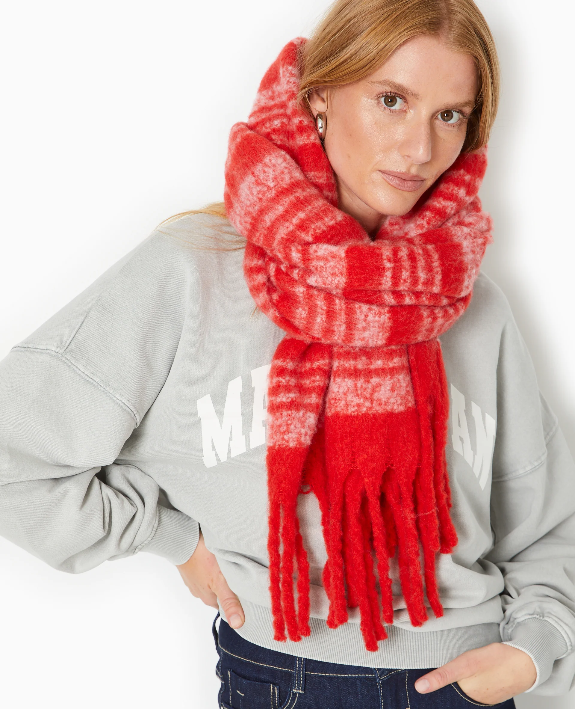 Echarpe en maille extra douce avec franges