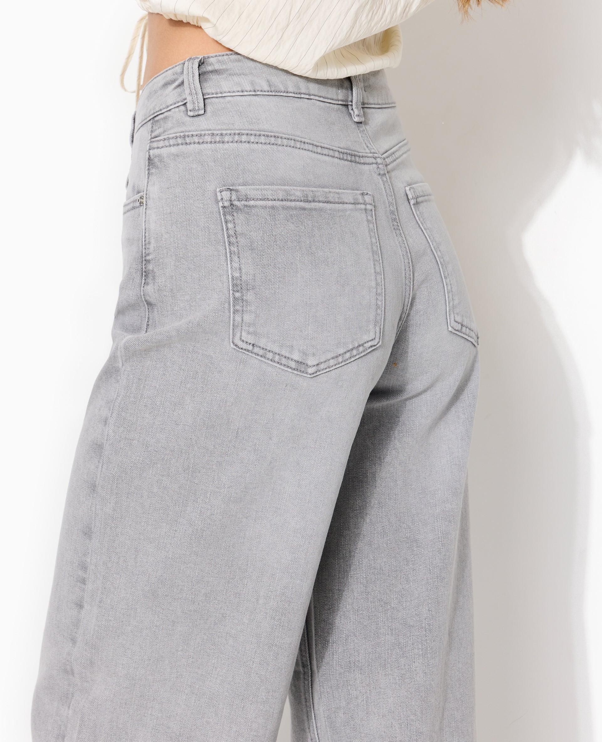 J71-1 / Jean wide taille haute avec bas coupés - Image 7