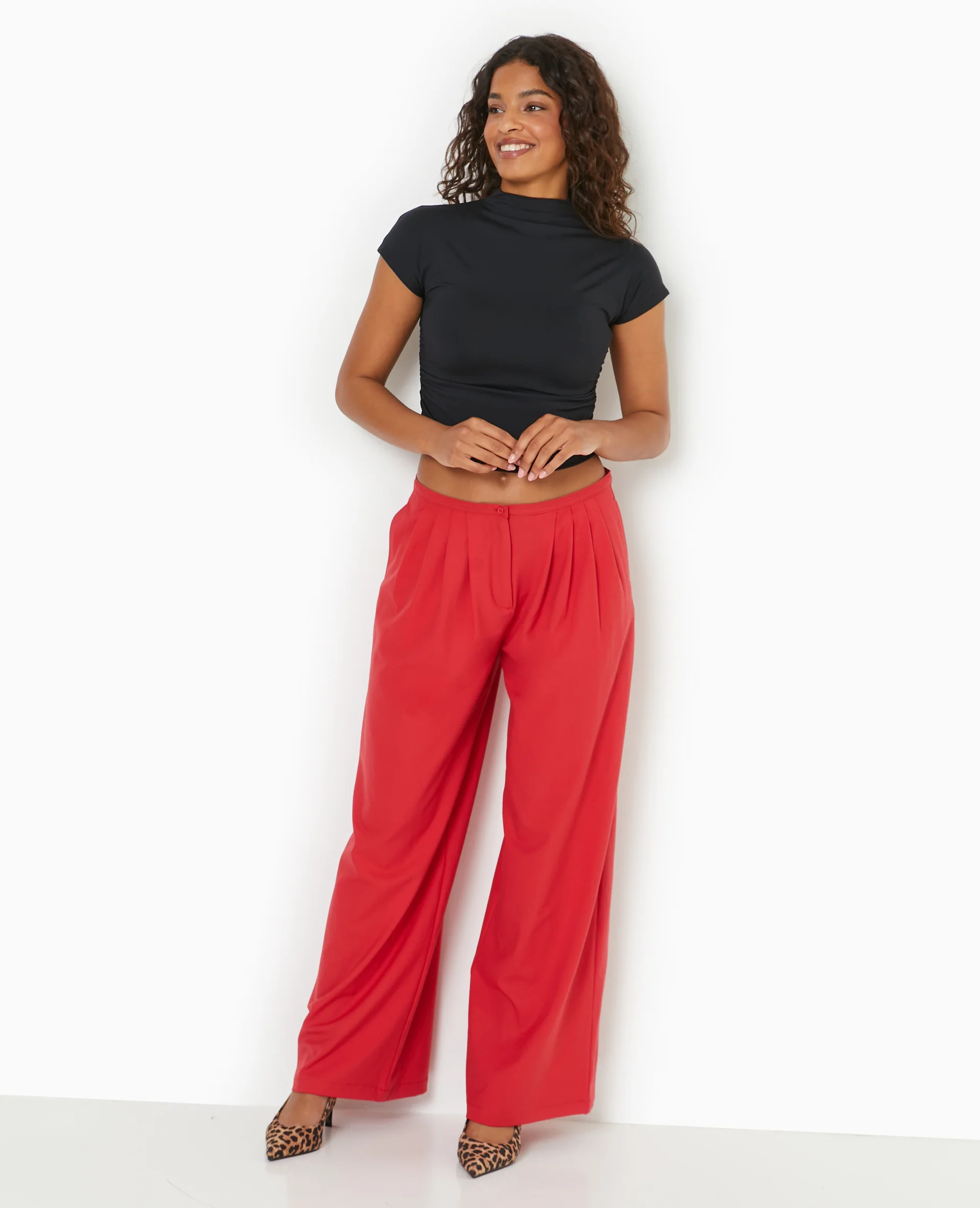 Pantalon large et droit avec pinces - Image 2