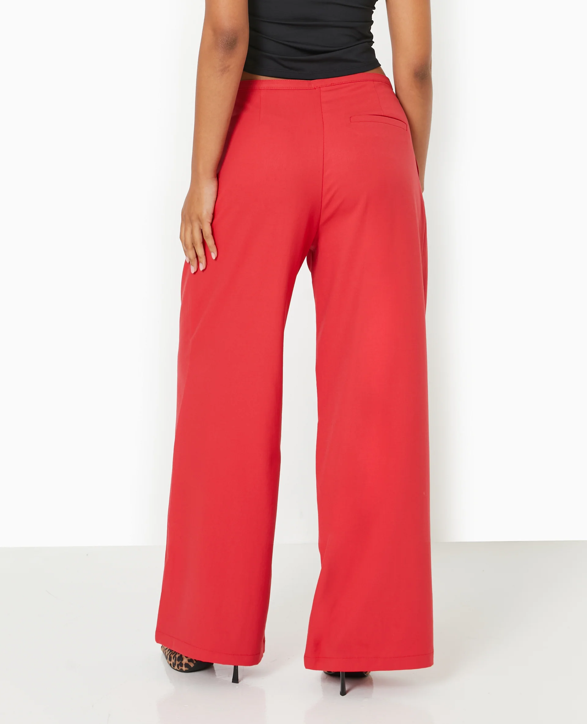 Pantalon large et droit avec pinces - Image 6