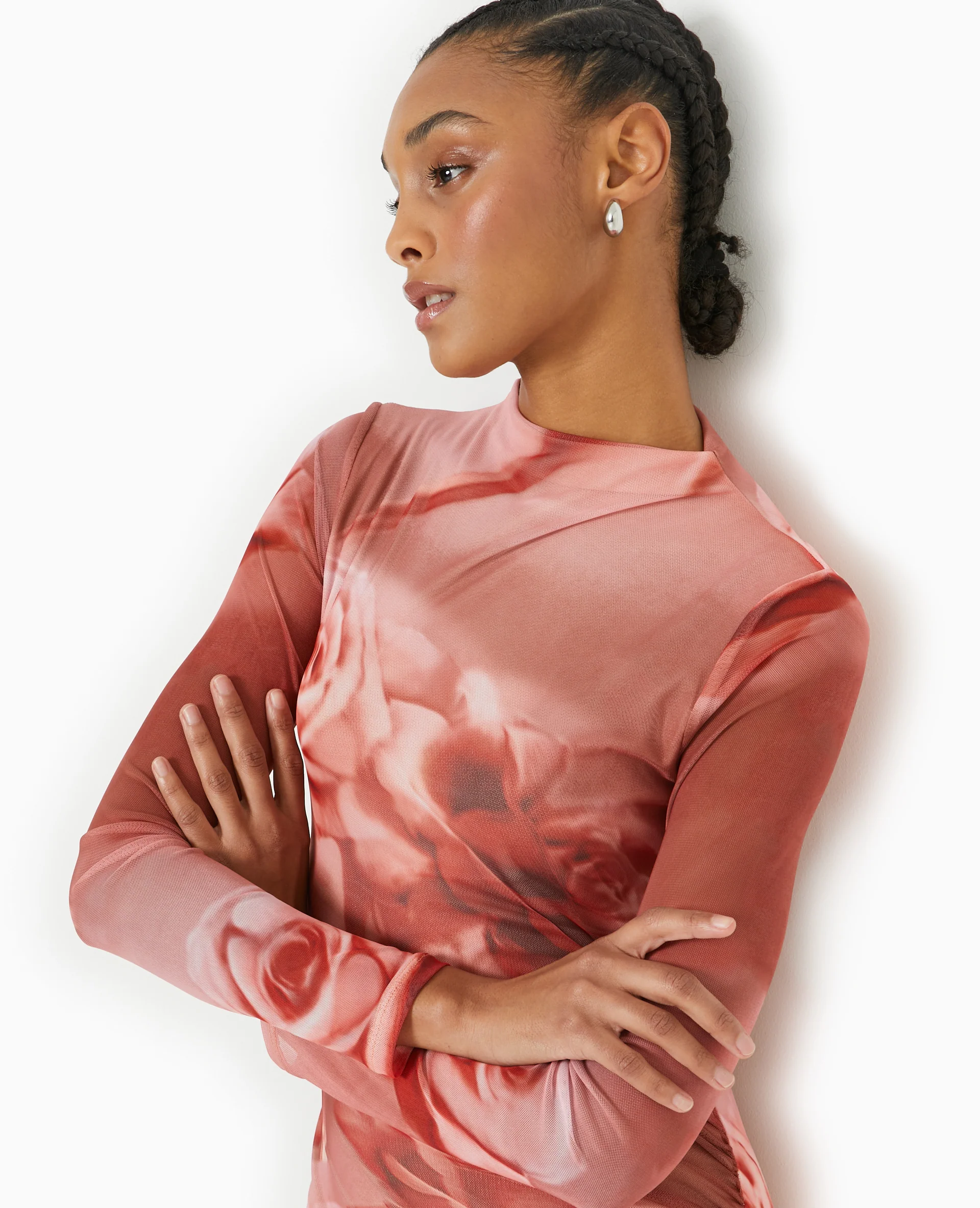 Robe longue en maille résille motif roses - Image 3