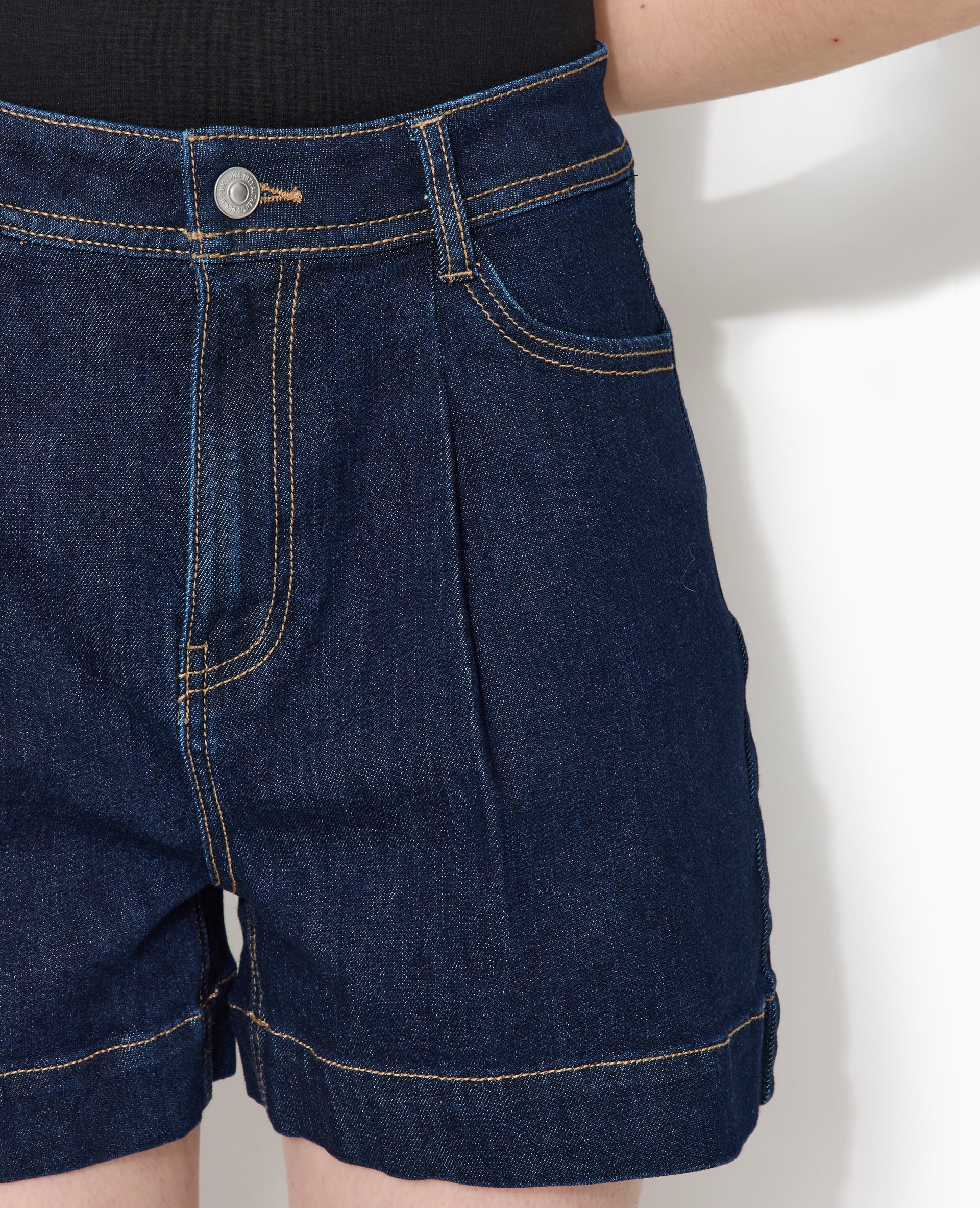 Short taille haute en jean avec pinces - Image 2