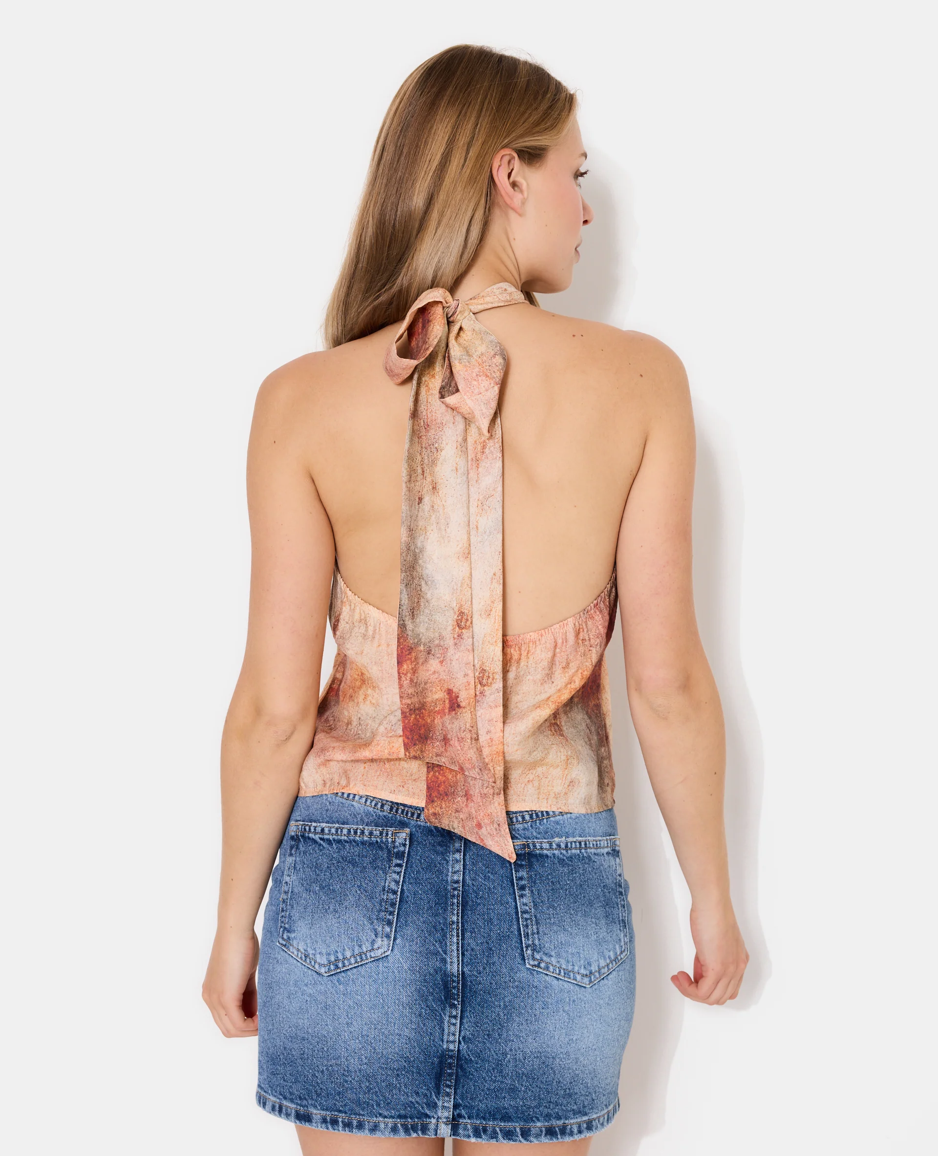 Top dos-nu effet marbré avec détail bijou fleur - Image 6
