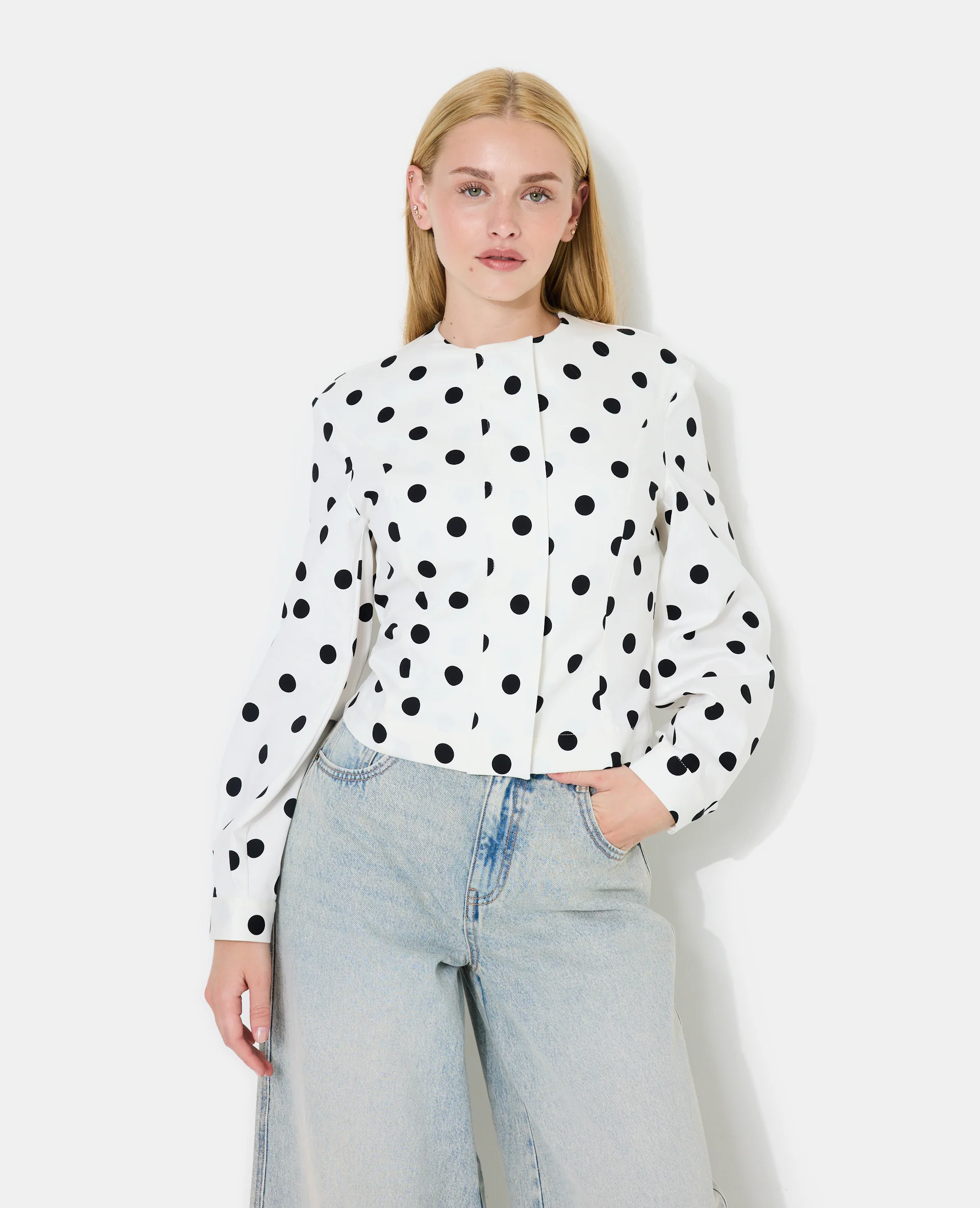 Veste cintrée col rond motif pois - Image 7