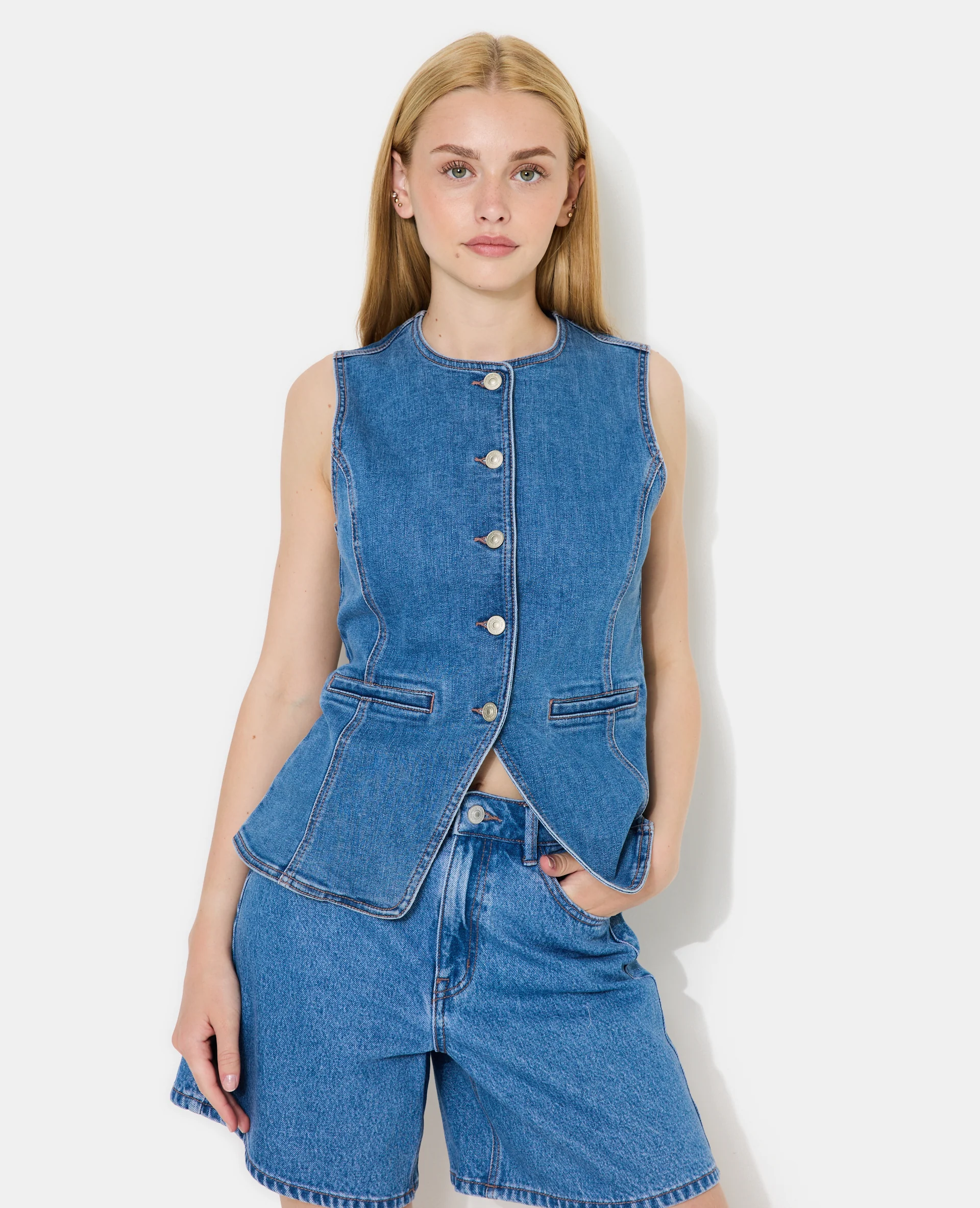 Veste sans manches en jean façon gilet barman
